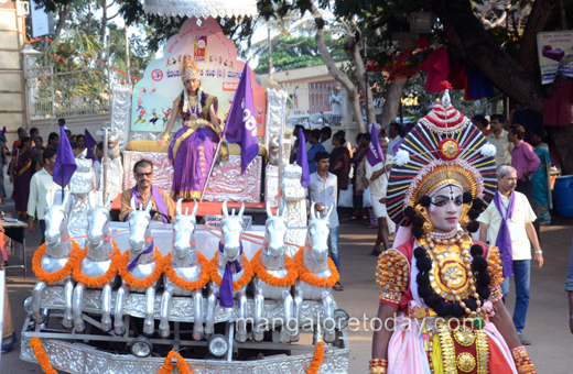 Konkani lokostav procession